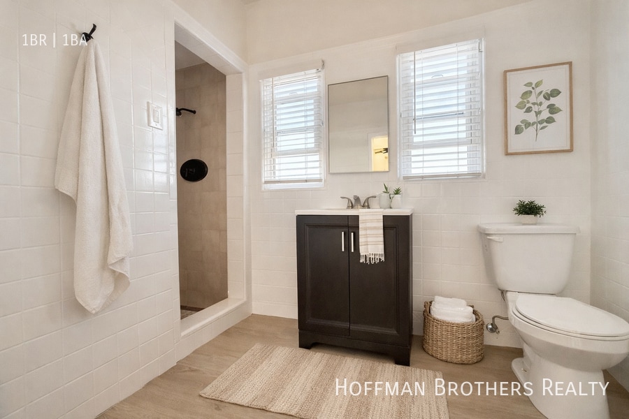 Photo - 1216 1/2 S Harvard Blvd