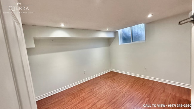 Photo - 747 Parkview Cres