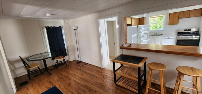 Photo - 131 W Schuyler St