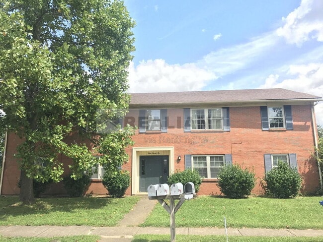 Building Photo - 425 Lenney Dr Unit 4