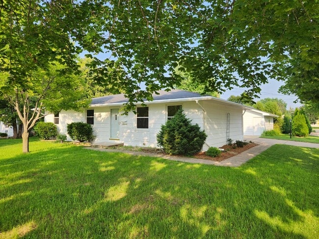 Photo - 1027 Cardinal St