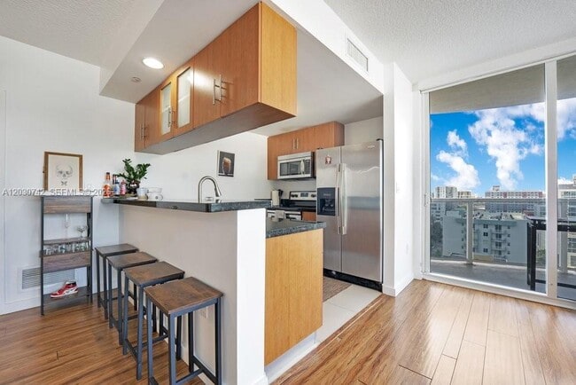 Photo - 601 NE 23rd St Unit 1406
