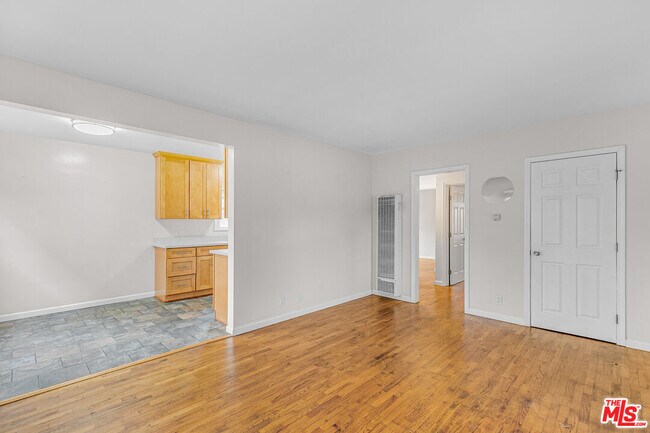 Building Photo - 12021 Louise Ave Unit 3 Rental