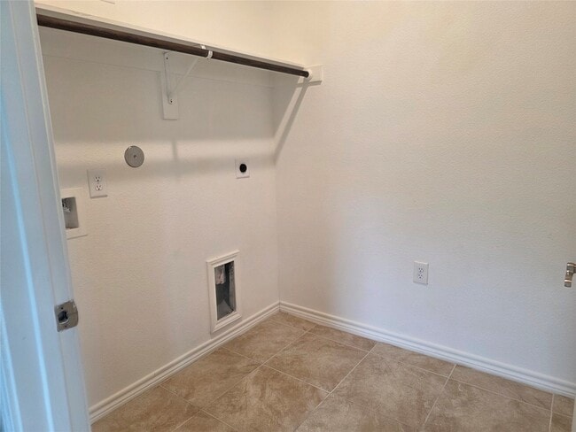 Photo - 6102 White Oak Dr