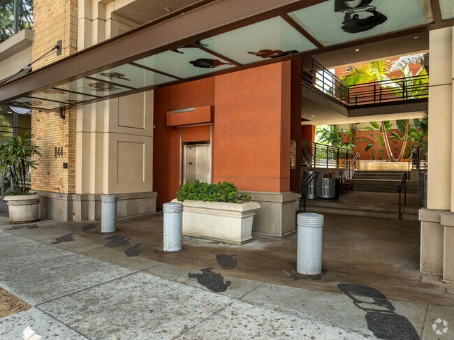 840 E Verde St - Prado on Lake Avenue