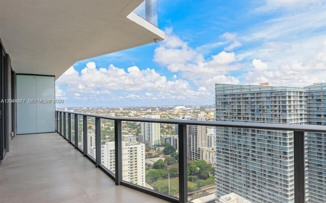 Building Photo - 1300 S Miami Ave Unit 3311