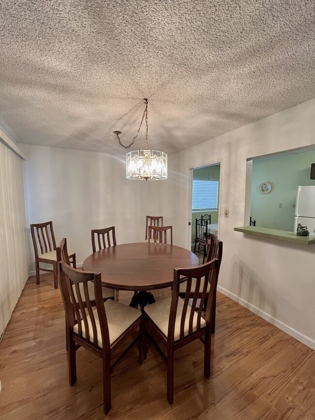 Building Photo - 1339 N Columbus Ave Unit 210 Rental
