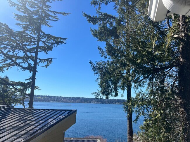 Photo - 11557 Holmes Point Dr NE