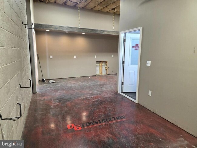 Photo - 115 Samdin Blvd