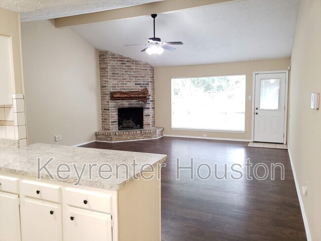 Photo - 23419 Verngate Dr