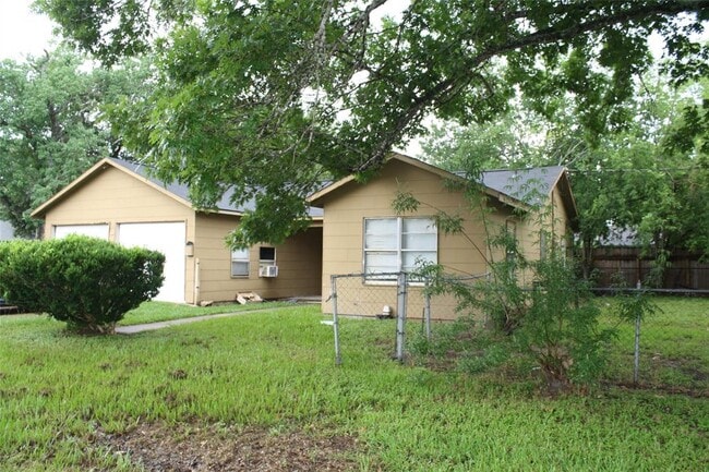 Photo - 1203 Walger Ave House