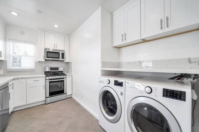 Building Photo - 294 Unit 442