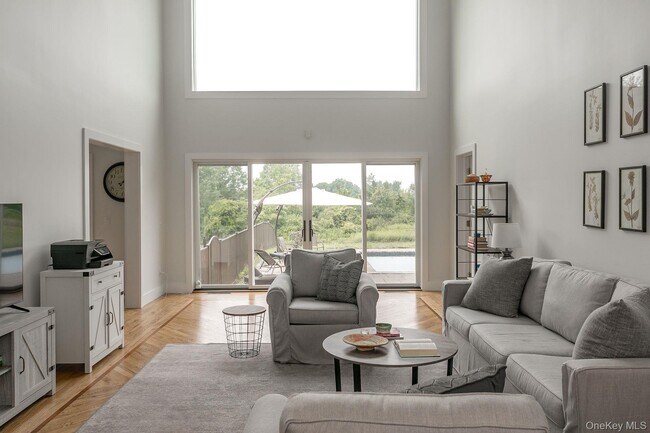 Photo - 29 Le Grand Ave