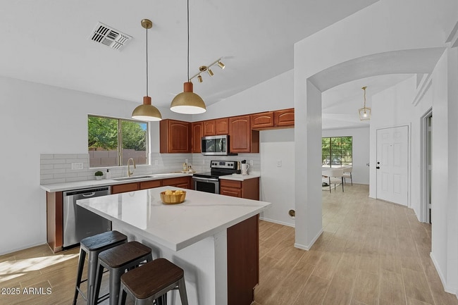 Building Photo - 2148 N Santiana Pl