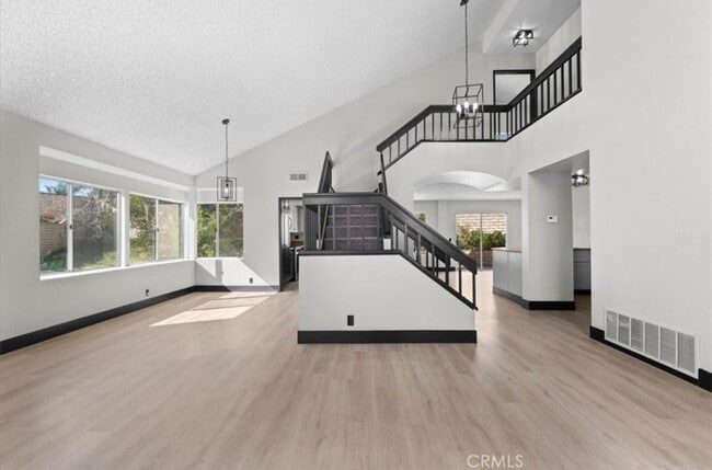 Photo - 120 Sandpoint Ln