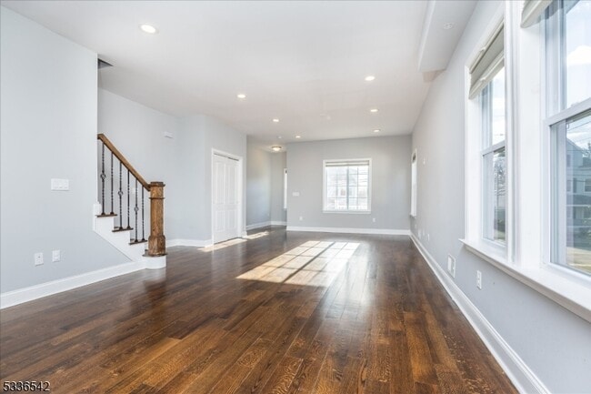 Photo - 132 N Fullerton Ave