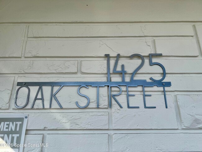 Photo - 1425 Oak St Unit 17