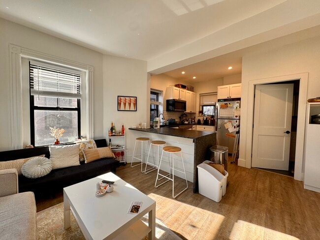 Building Photo - 1510 Tremont St Unit 2