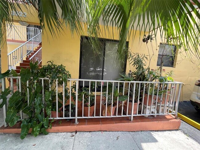 Building Photo - 3522 NE 166th St Unit 8 Rental