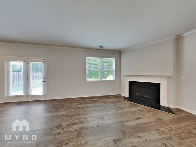 Photo - 262 Barnwood Ln