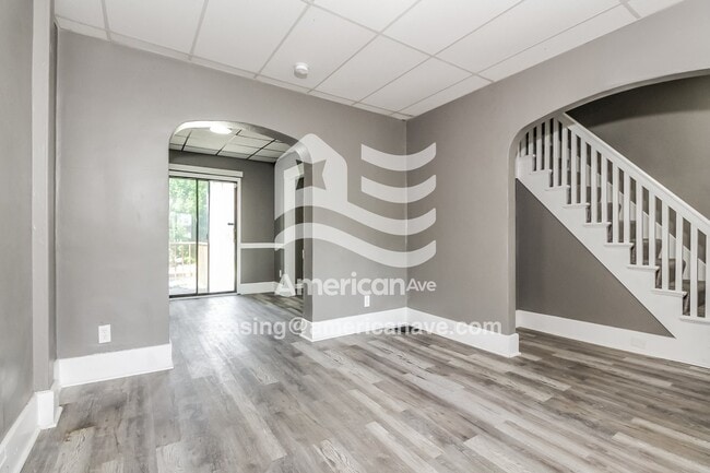 Photo - 2206 Harrison St