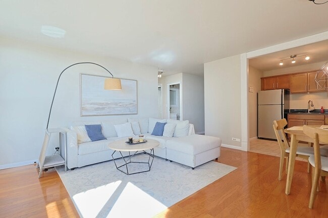 Photo - 3550 N Lake Shore Dr Unit 1519
