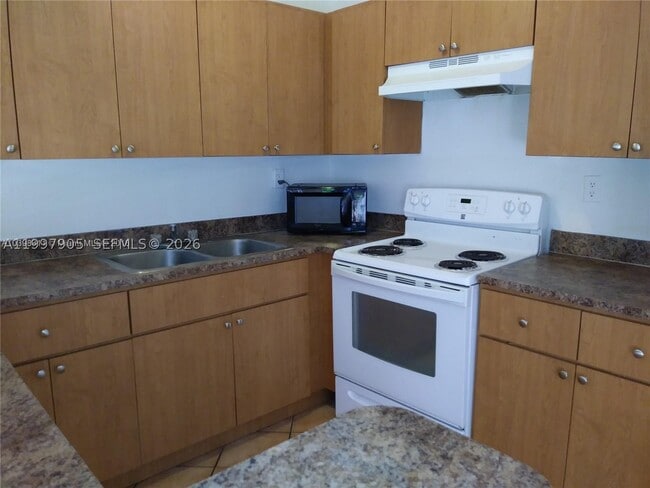 Photo - 12120 NE 6th Ave Unit 9