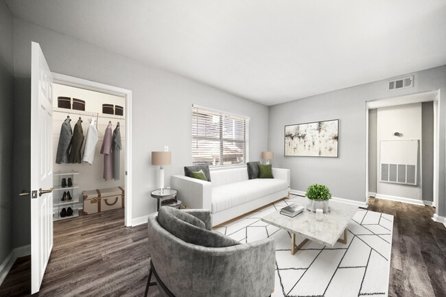 Photo - 743 @ Howell Mill