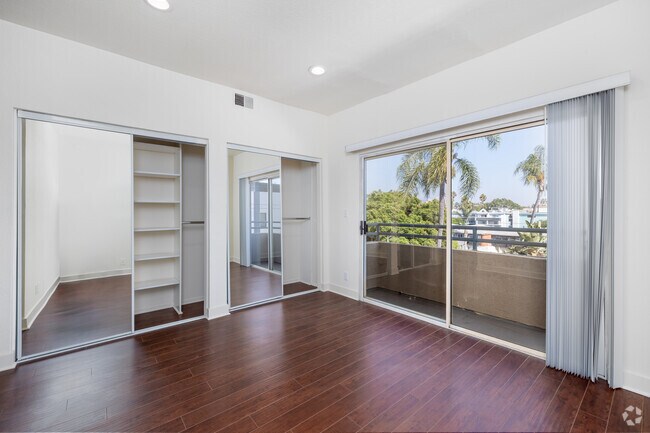 2BR, 2BA - 960SF - Primary Bedroom