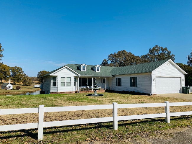 Photo - 200 Charity Ln