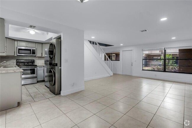 Building Photo - 2530 Coral Springs Dr Unit 2530 Rental