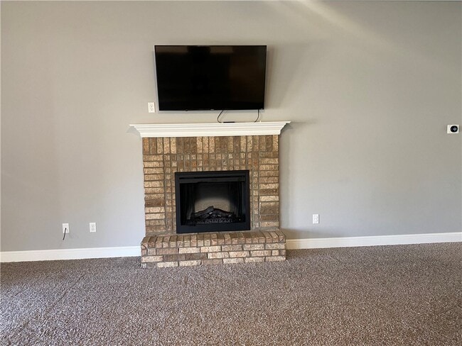 Photo - 3550 Macintosh Way