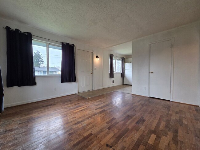 Photo - 8801 Commercial St SW