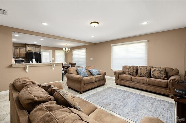 Photo - 10 Robin Ave