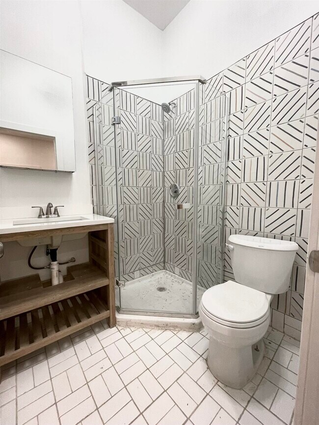 Photo - 38.5 Belmont Ave Unit 1