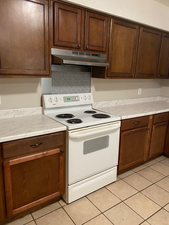 Photo - Move in Ready Updated 4 bed 2 bath with ga...