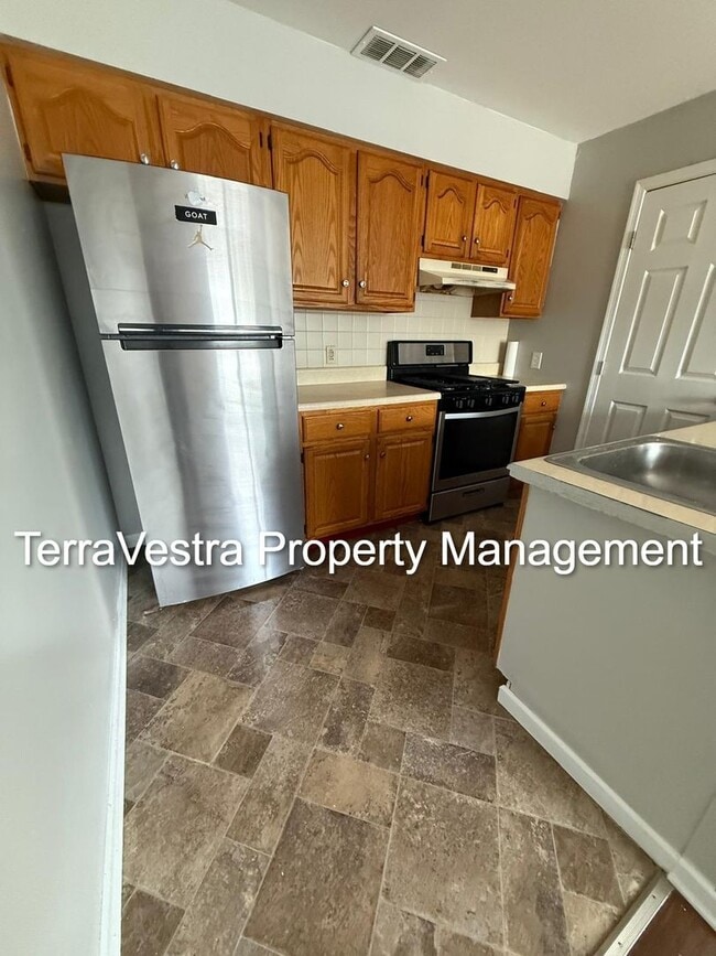 Photo - 176 N Broadway Unit 2 (Residential )