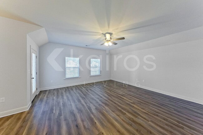 Photo - 8041 Hendrick Dr