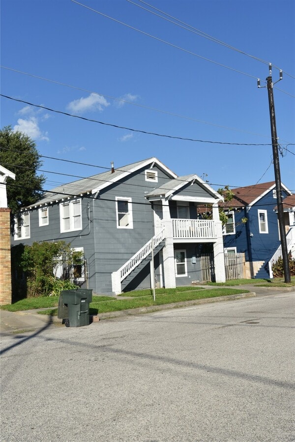 Photo - 807 7th St