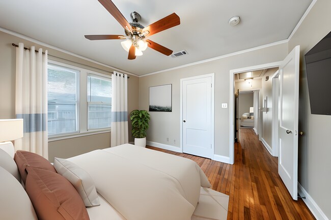 Photo - 909 E 38th St Unit A