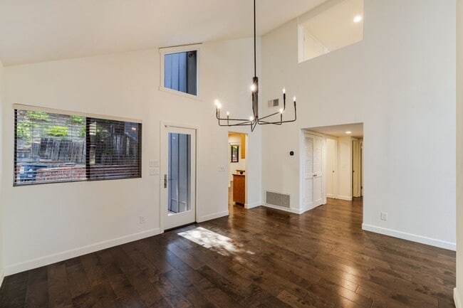 Photo - 4107 Pine Hollow Rd