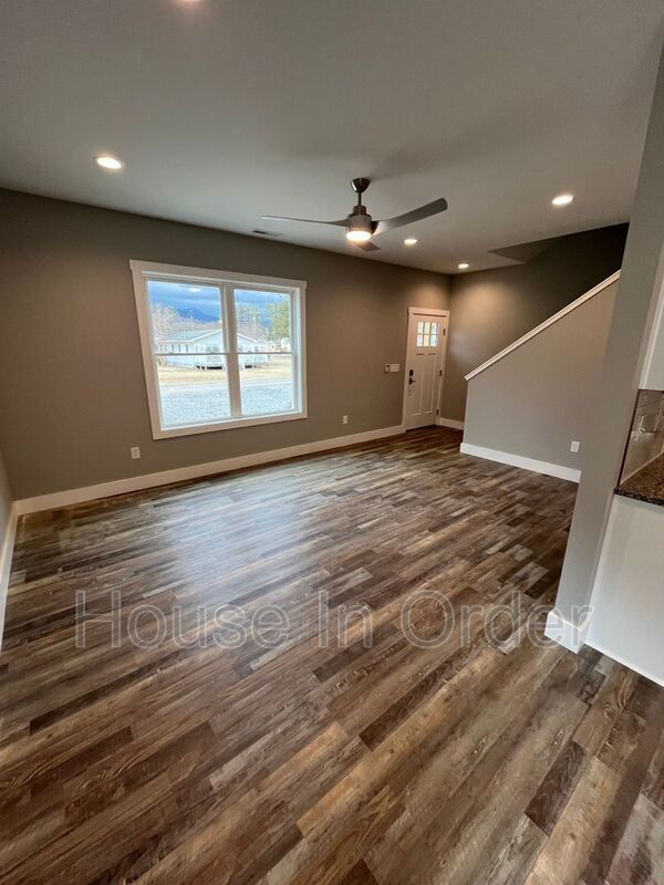 Photo - 111 Stone Dr