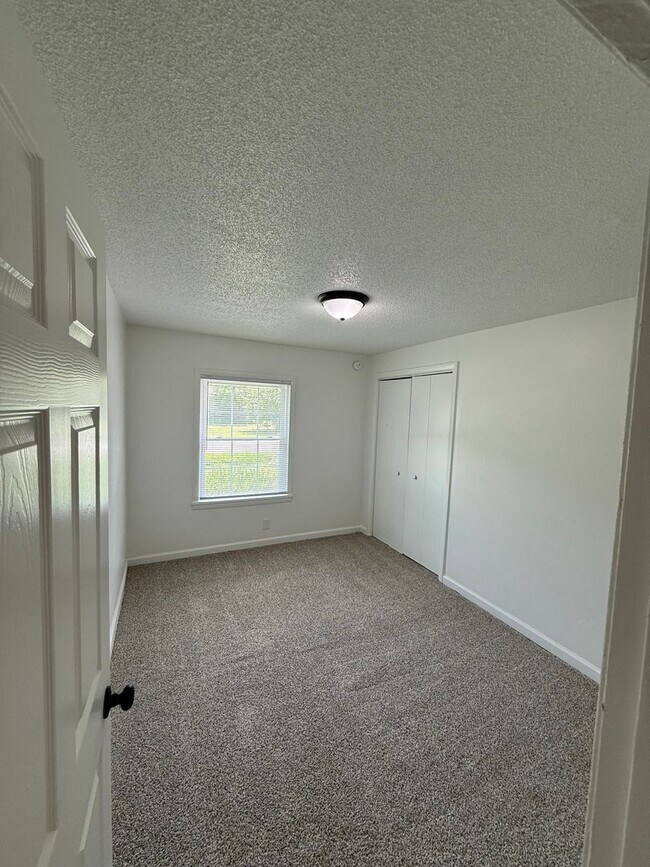 Photo - 322 W Whatley St