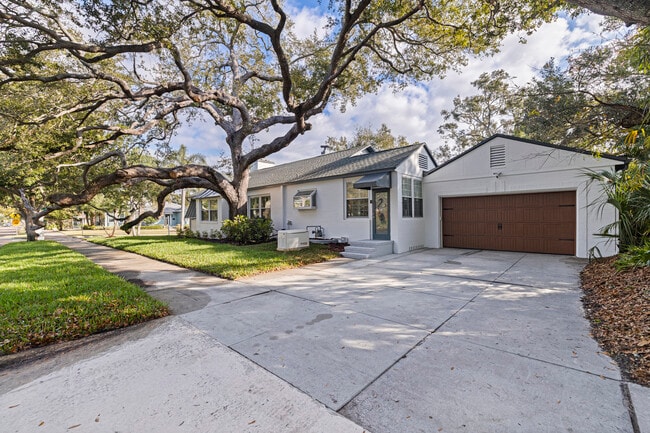 Photo - 106 25th Ave NE