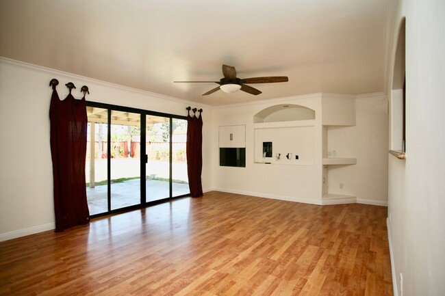 Photo - 3Br 2.5Ba + Den/office Lake Murray Beauty