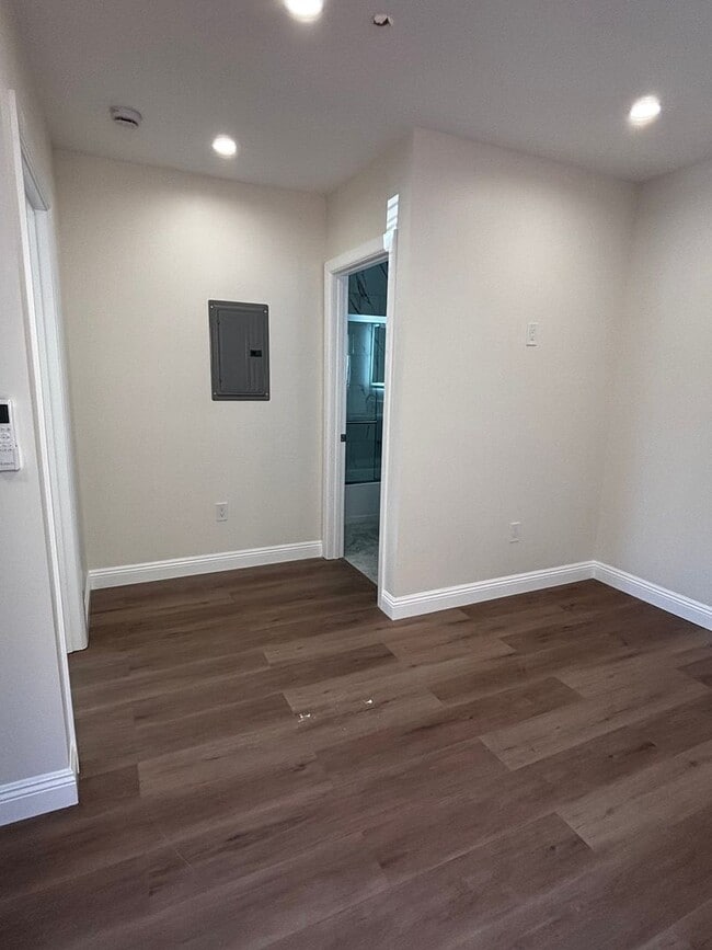 Photo - 126-126 S Marengo Ave Unit 124 C