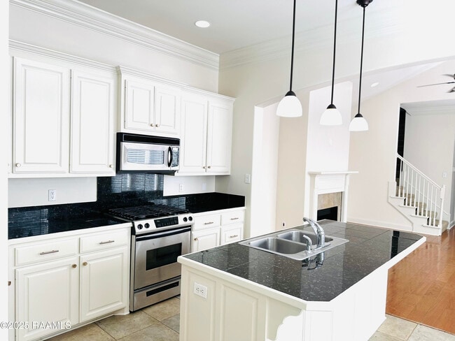 Photo - 108 Laguna Ln