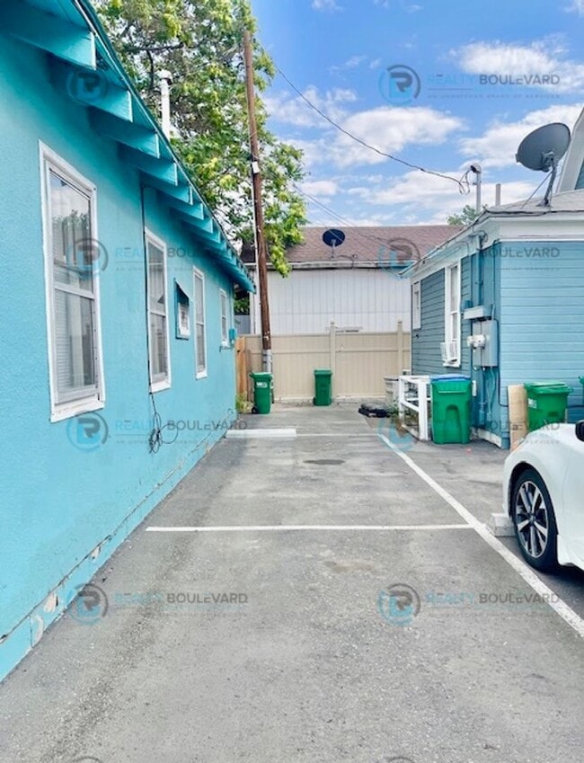 Photo - Cute Cottage in Downtown Reno with a private front and back yard! Near UNR, Shopping, Busses & fr...