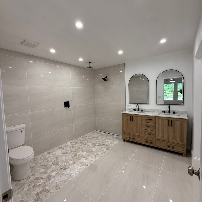 Photo - 7499 Pinehill Rd