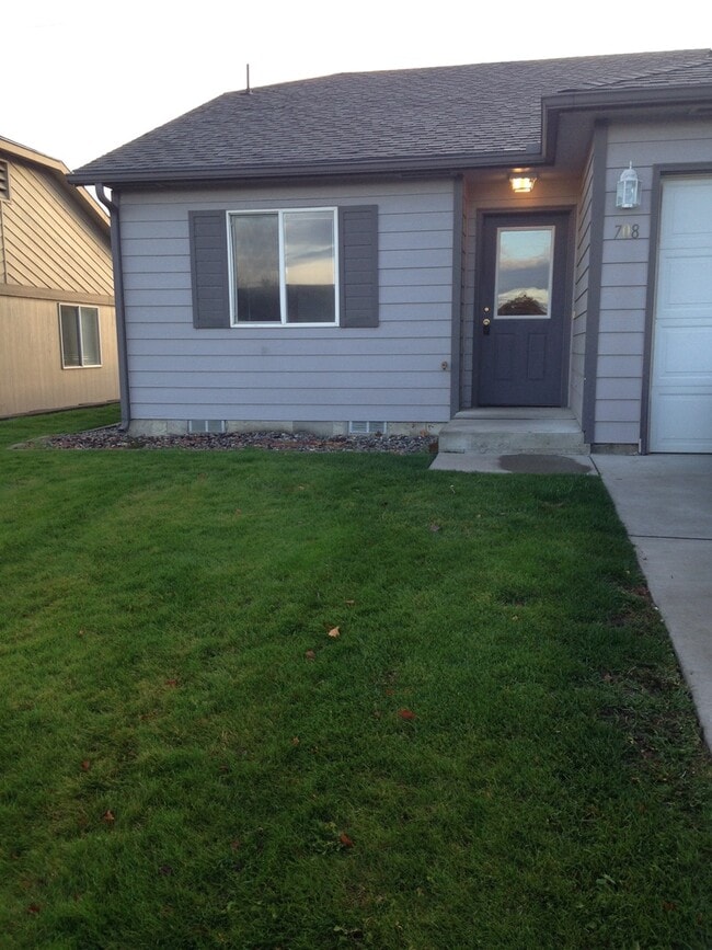 Building Photo - Pross6 Unit 708